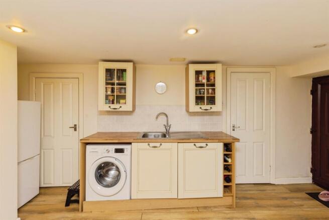 2 bed Terraced for sale Image 8