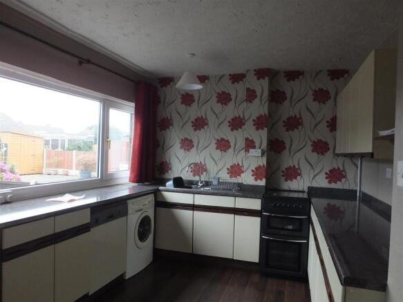 kitchen 2.JPG