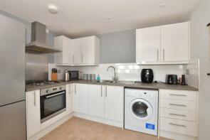 Flat 5, 52 Jellicoe House, High Street, Ventnor PO38 1LT