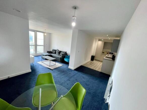 Kitchen / Lounge