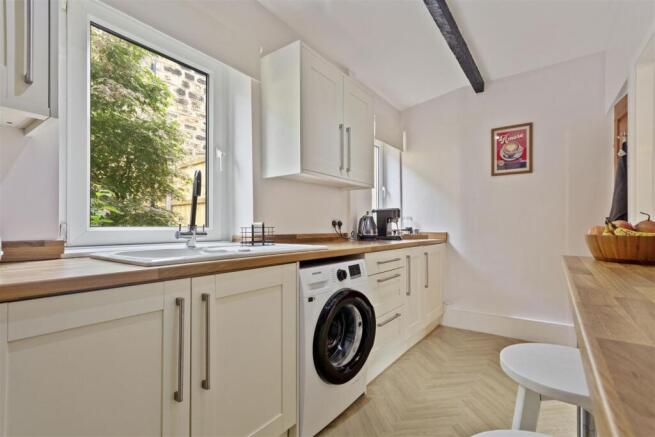 2 bed Semi-Detached for sale Image 5