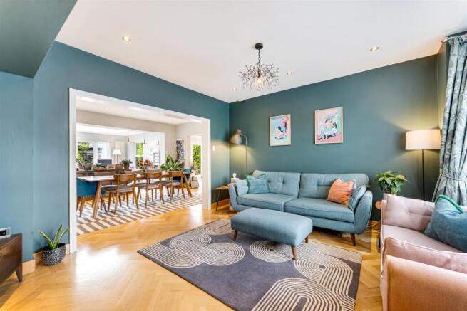 4 Fairbourne Drive-24.jpg