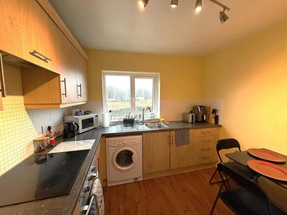 kitchen 2.jpg