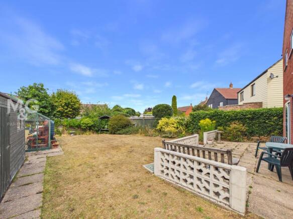 Lark Valley Drive, Fornham St. Martin, IP28 photo 4
