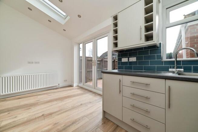 3 bed Semi-Detached for sale Image 6