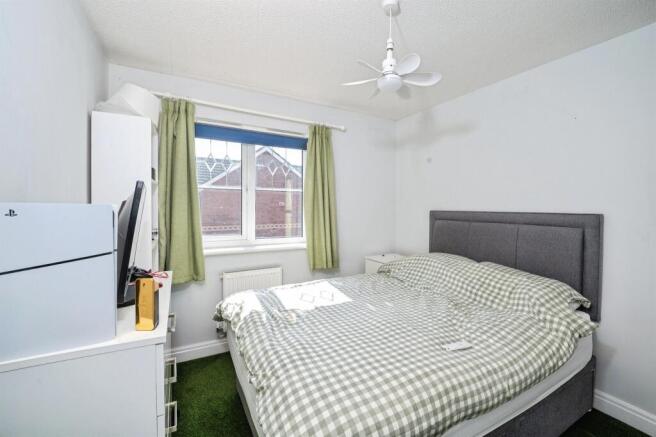 3 bed Semi-Detached for sale Image 11