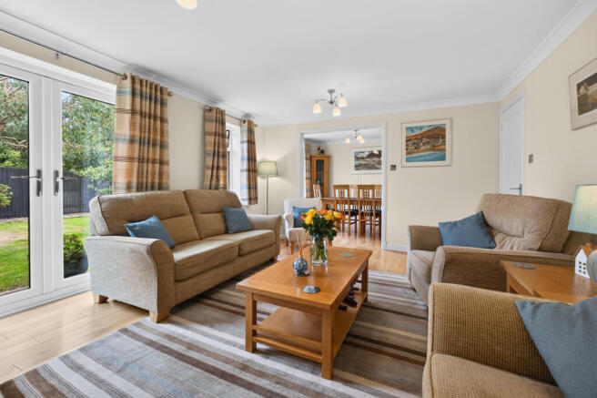 Living Room (3)