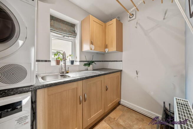 3 bed Detached for sale Image 11