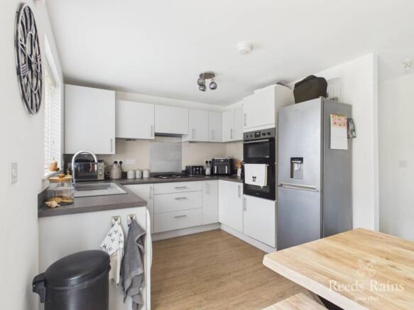 3 bed Semi-Detached for sale Image 8