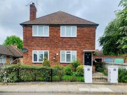 40, Wood Rise, Pinner HA5 2JE
