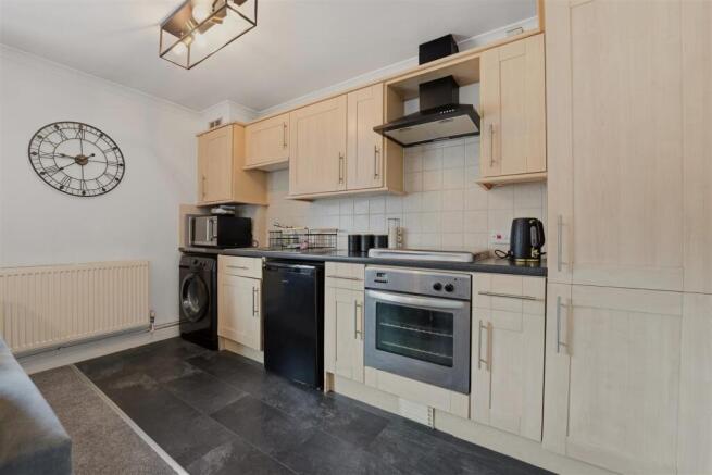 Trescothick Close, Keynsham photo 4
