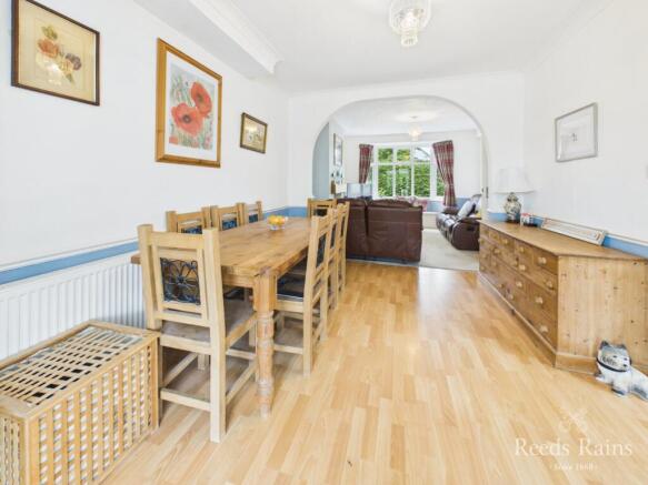 4 bed Semi-Detached for sale Image 11