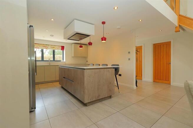 3 bed Detached for sale Image 6