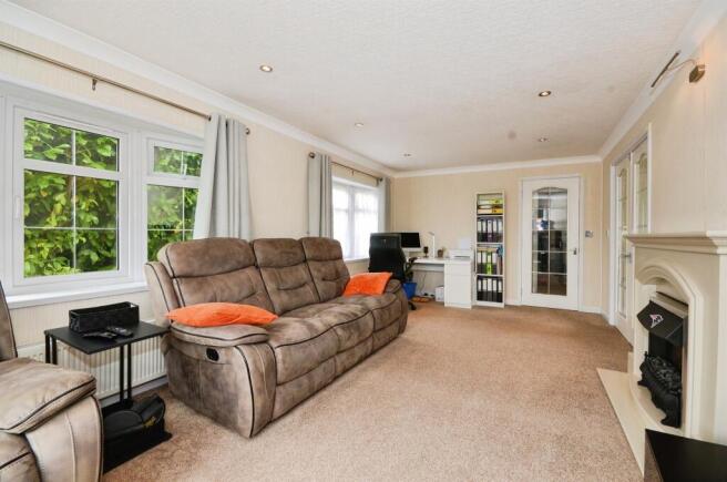 Half Moon Lane, Pepperstock, Luton photo 4