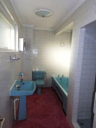 Family Bathroom 