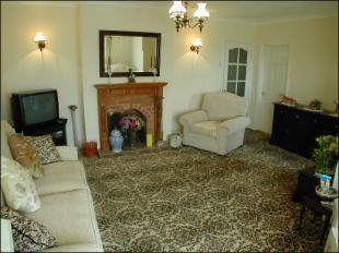 LOUNGE 1