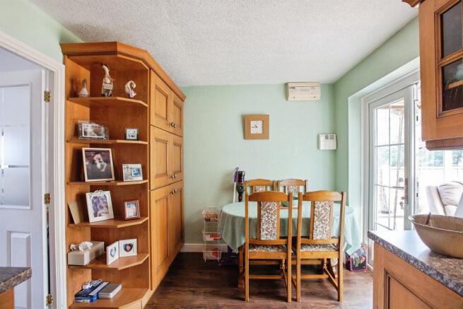 3 bed Semi-Detached for sale Image 7