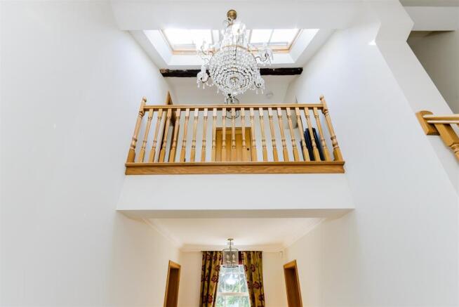 8293885-interior13.jpg