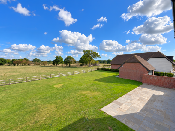 Mathurst Oast, Goudhurst Road, Staplehurst, Kent photo 3