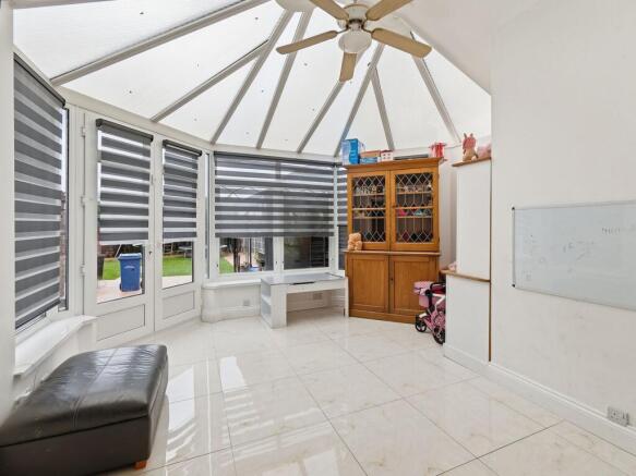 4 bed Detached for sale Image 10