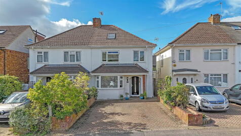 St. Laurence Drive, Broxbourne