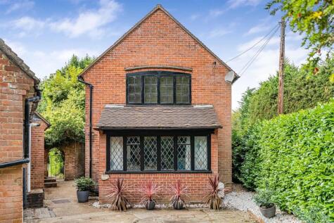 The Avenue, Radlett