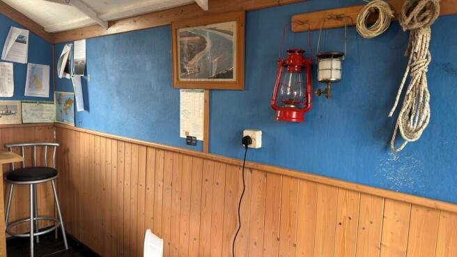 Hut 5 Felixstowe Ferry photo 4