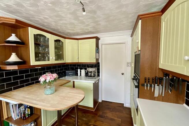 4 bed Detached for sale Image 8