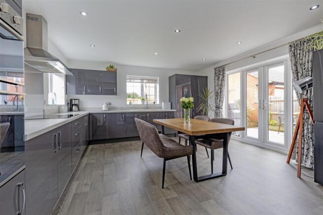 Integrated Kitchen/Breakfast Room