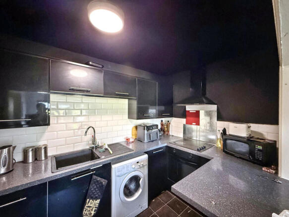 2 bed Apartment for sale Image 5