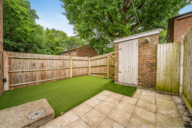 Walsingham Close, Parkwood, Gillingham, Kent, ME8 9SN photo 4