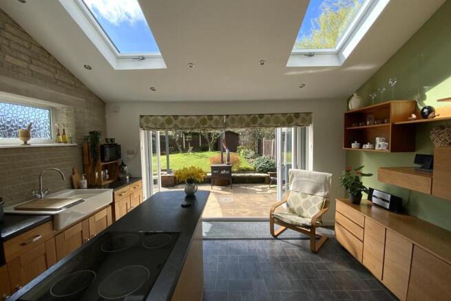 kitchen/dining room 