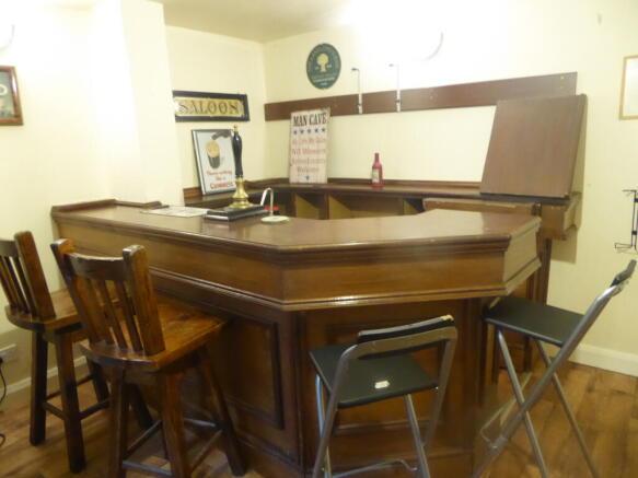 1 bed House Share to rent Image 6