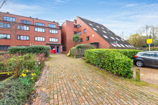 Flat 77, Quartercroft, Pyramid Close, Weston Favell, Northampton, Northamptonshire, NN3 8DP