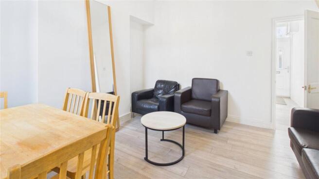 3 bed Terraced for sale Image 8