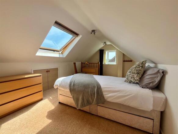 3 bed Semi-Detached for sale Image 9