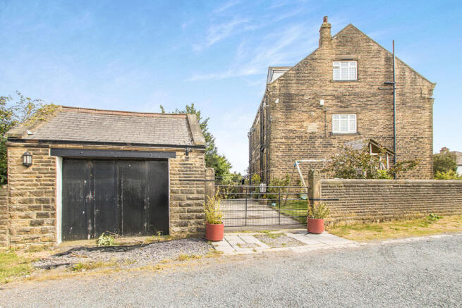 Detached Garage