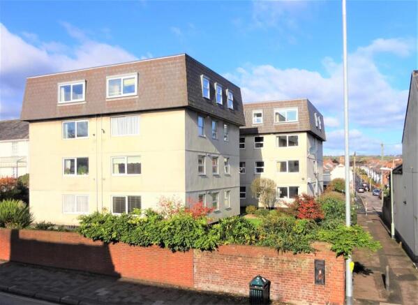 2-bed flat on Cromwell Court, Heavitree, £185,000
