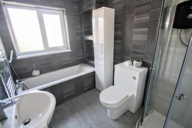BATHROOM/WC