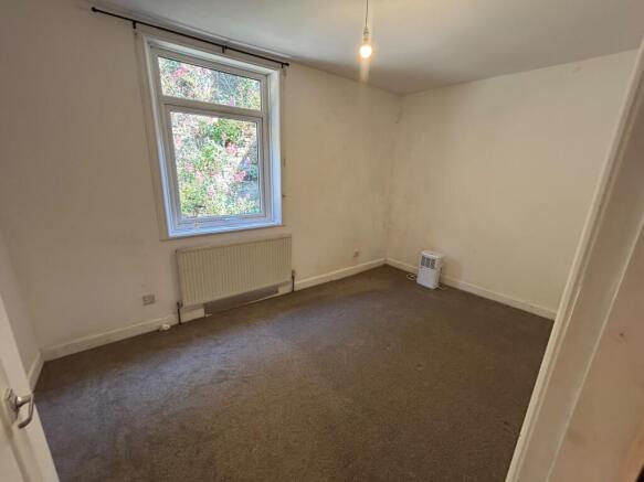 3 bed Terraced to rent Image 8