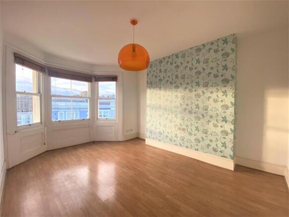 Living room (Large).jpg