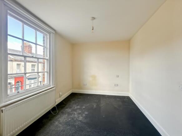 1 bed Apartment to rent Image 4