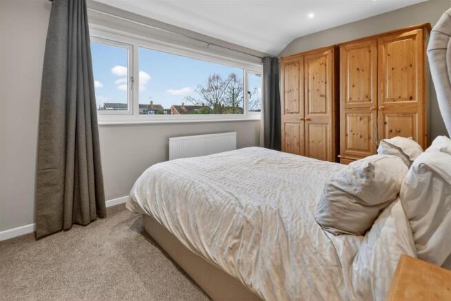 3 bed Semi-Detached for sale Image 9