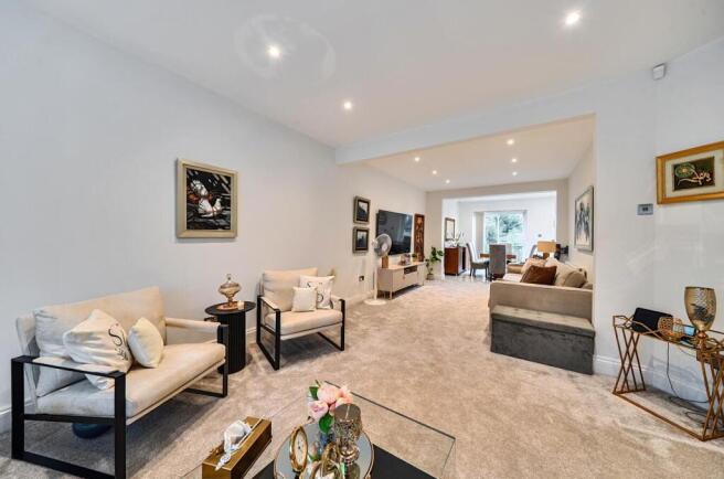 Davidson Frost-Wellings, DFW, College Close, Harro