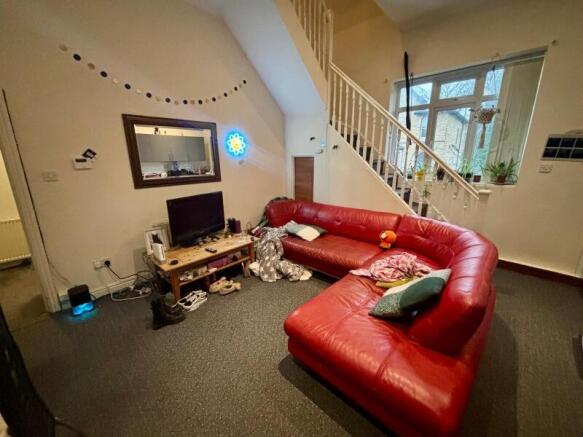 3 bed Flat to rent Image 6