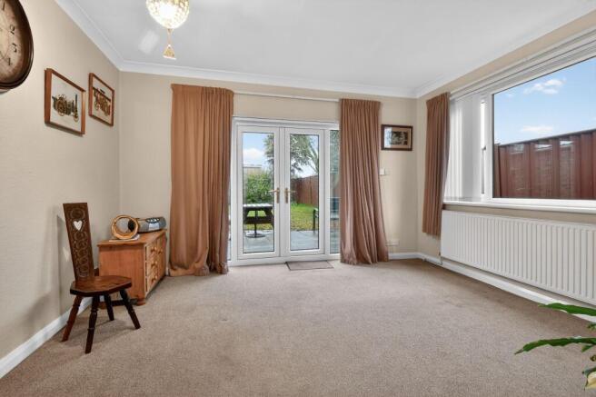 5 bed Detached Bungalow for sale Image 4