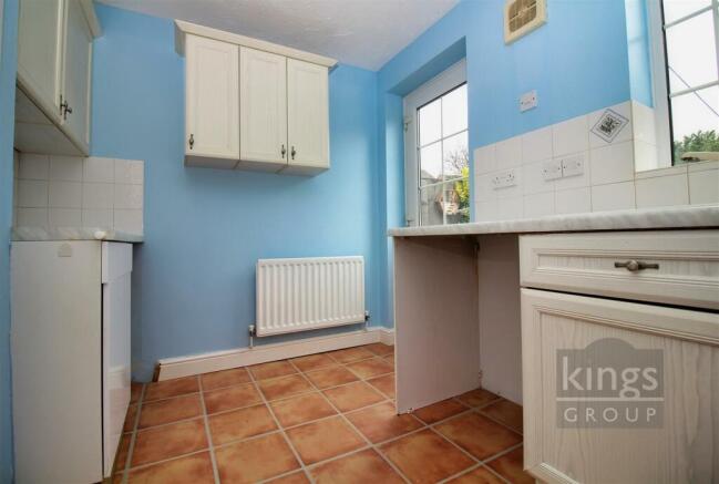 Kitchen 2.jpg