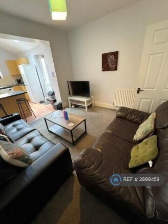 1 bed House Share to rent Image 9