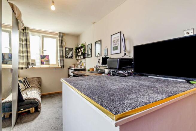 3 bed Semi-Detached for sale Image 8