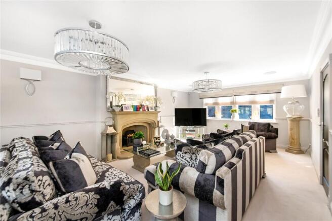 5 bed Detached for sale Image 5